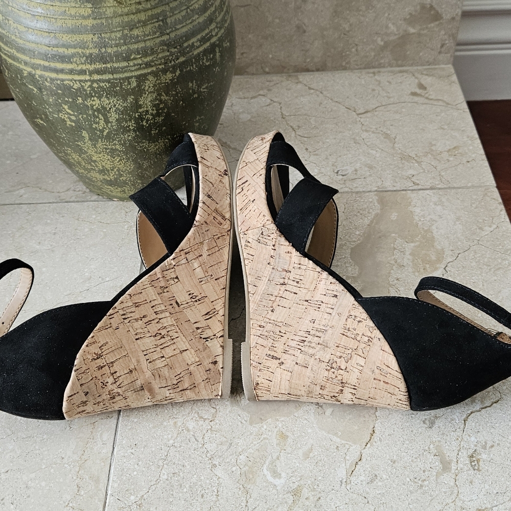 Material Girl Wedge - Picture 6 of 9